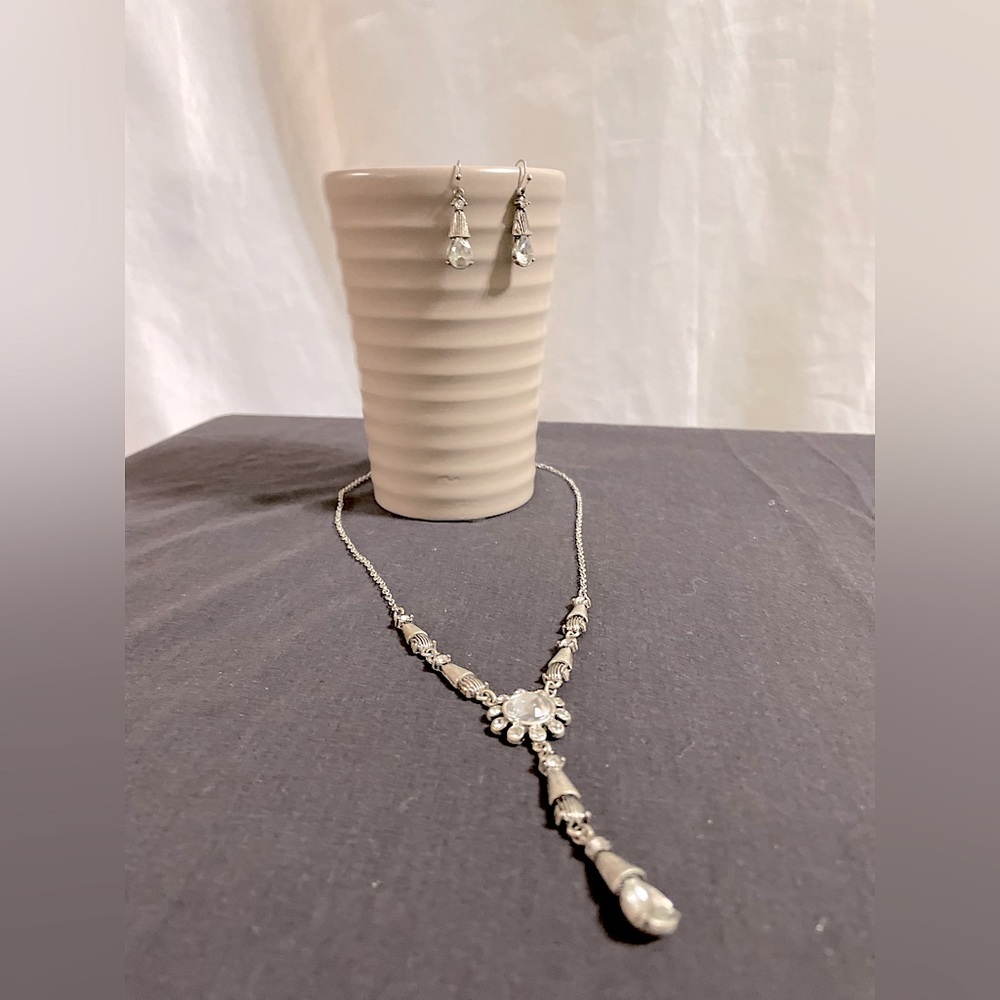 NRQ Silver Necklace with matching Earrings